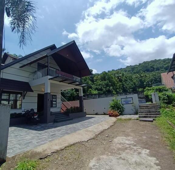 غرفة عائلية, Stayberries Hornbill Villa Athirappilly