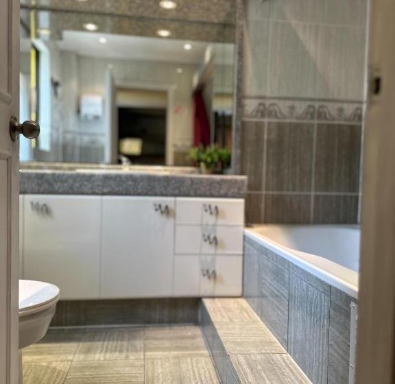 تختخواب در اتاق مشترک, Enjoy Hostel