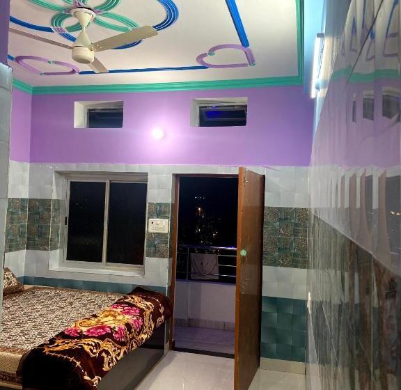 Quarto Estandar, Garuda Guest House