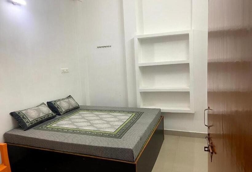 Quarto Familiar, Garuda Guest House