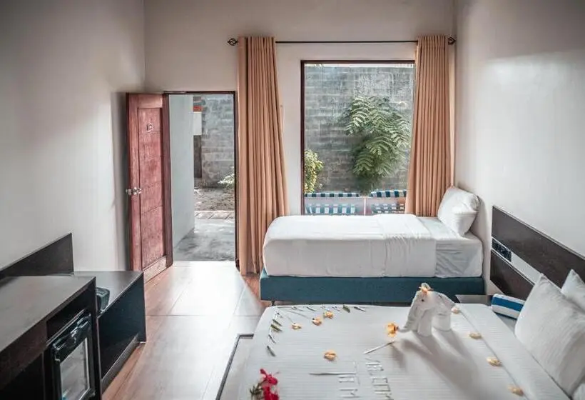 اتاق لوکس, Madi Giri Guest House