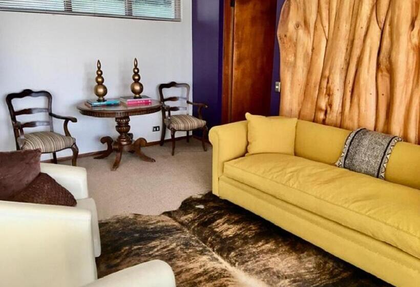 سوییت, Celestial Inn