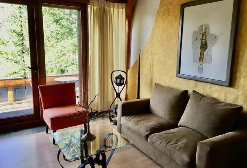 اتاق استاندارد با بالکن, Celestial Inn