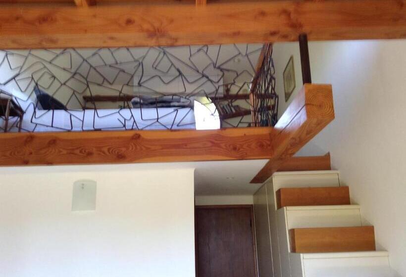 اتاق استاندارد با بالکن, Celestial Inn