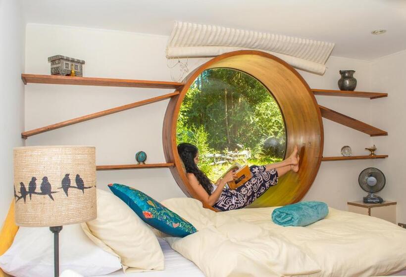 اتاق استاندارد با بالکن, Celestial Inn