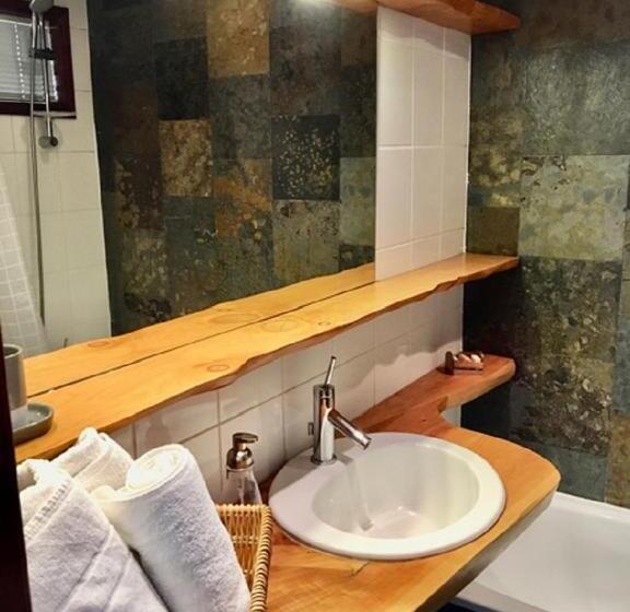 اتاق لوکس با بالکن, Celestial Inn