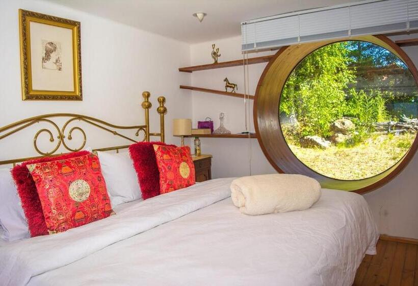 اتاق لوکس با بالکن, Celestial Inn