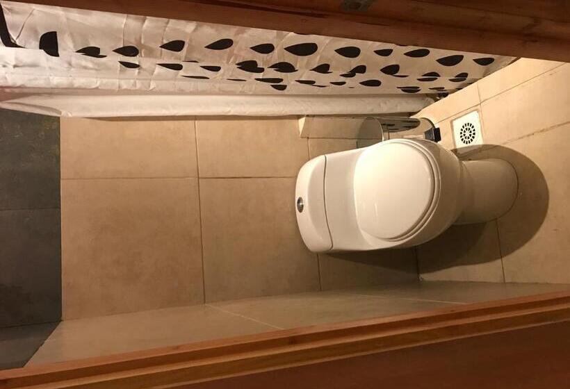 اتاق استاندارد با چشم‌انداز باغ, Celestial Inn