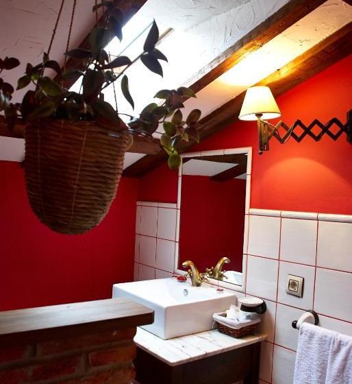 סוויטת ג'וניור עם מסג'ר מים, Posada Rural Ochohermanas