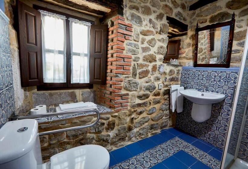 חדר סטנדרט מותאם לאדם עם מוגבלויות, Posada Rural Ochohermanas