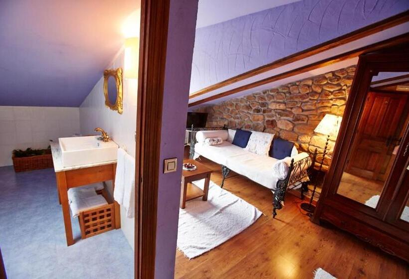 סוויטת ג'וניור עם מסג'ר מים, Posada Rural Ochohermanas