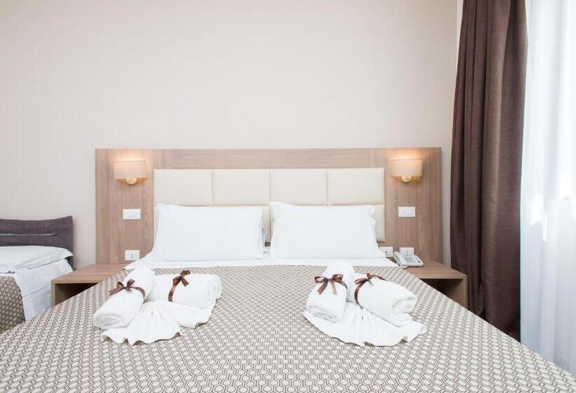 غرفة قياسية ثلاثية, St. Giorgio