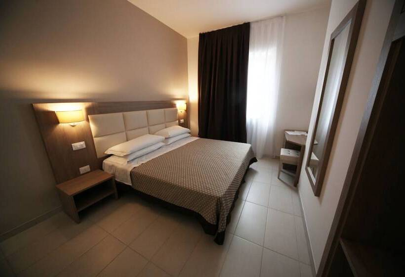 غرفة قياسية ثلاثية, St. Giorgio