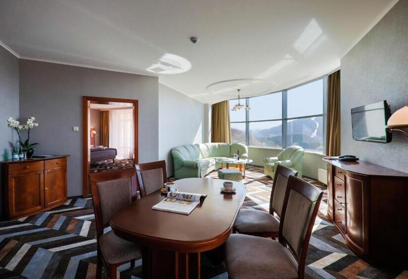 سوییت با چشمانداز کوه, Belweder