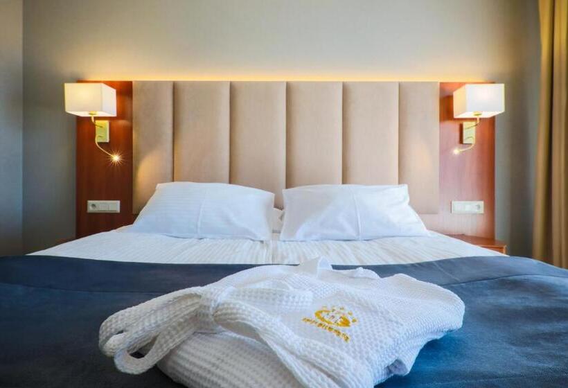 سوییت با چشمانداز کوه, Belweder