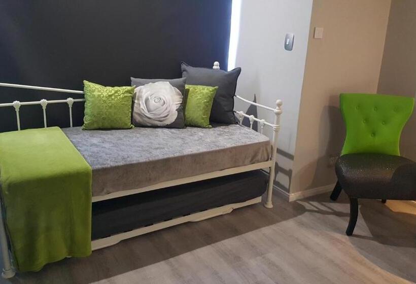 패밀리 룸, Chill Pepper Boutique