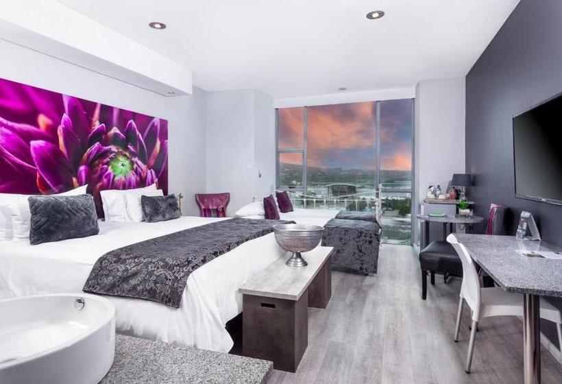 패밀리 룸, Chill Pepper Boutique