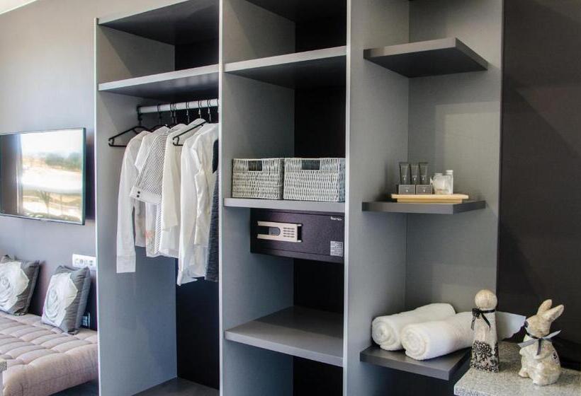 디럭스 트리플 룸, Chill Pepper Boutique