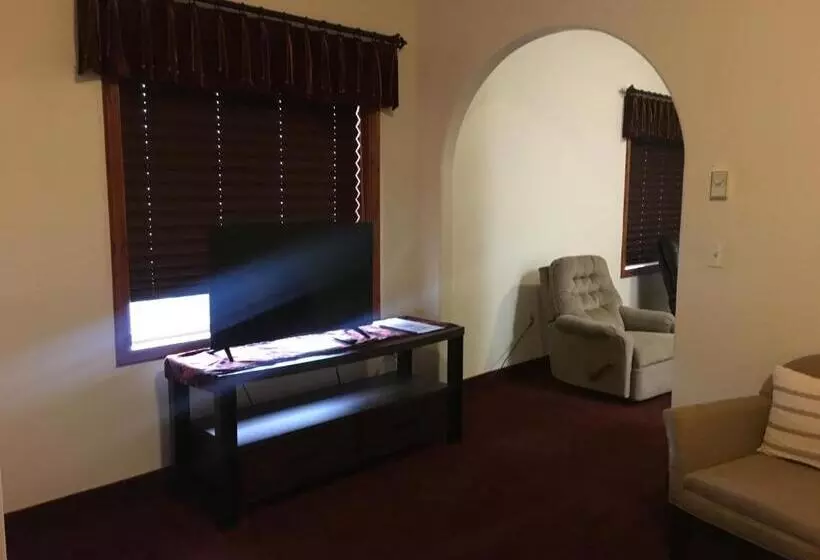 キングサイズベッドのスイートルーム, Greenwood Village Inn & Suites