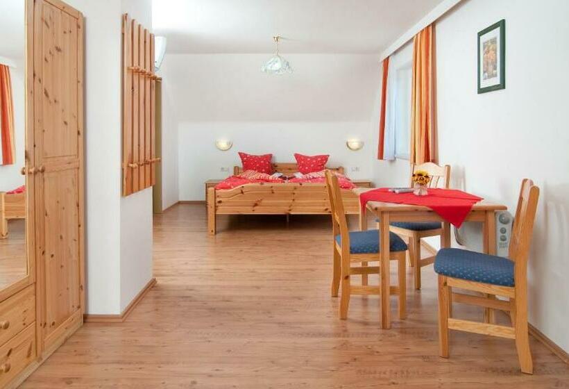 غرفة قياسية مزوَّدة بشُرفة, Gästehaus Lutschounig