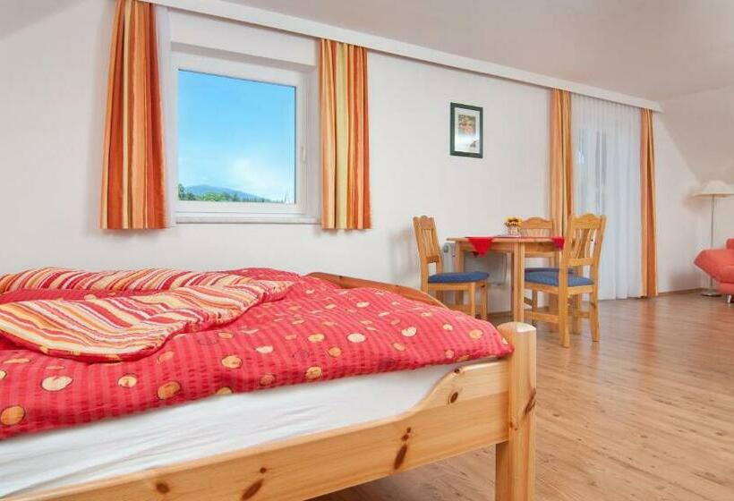 غرفة قياسية مزوَّدة بشُرفة, Gästehaus Lutschounig