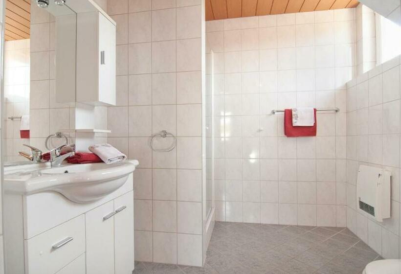 غرفة قياسية مزوَّدة بشُرفة, Gästehaus Lutschounig