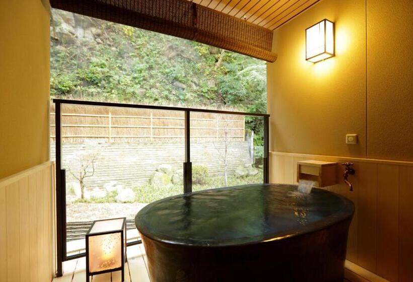 デラックストリプルルーム, Tsukino Yado Sara