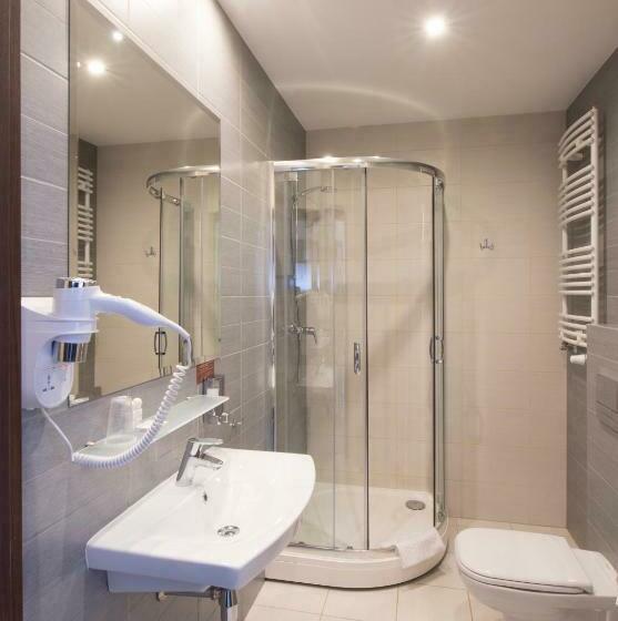 اتاق استاندارد یک نفره, Maraton