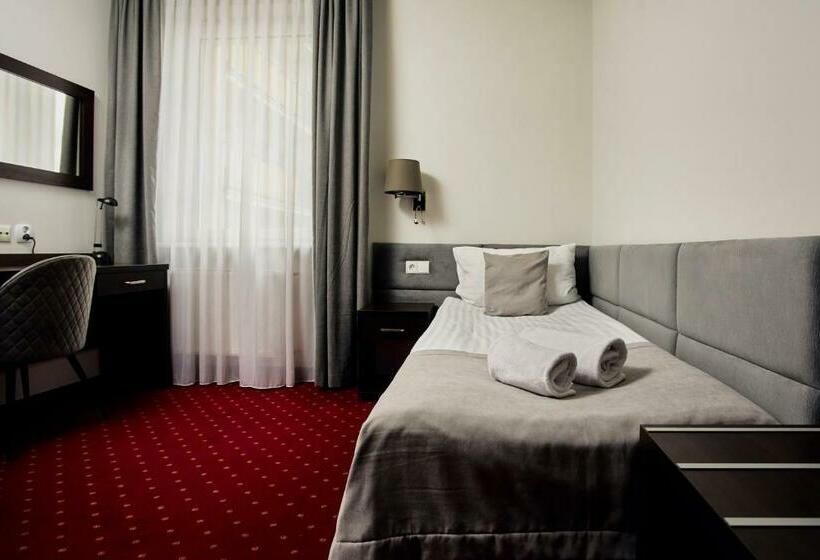 اتاق استاندارد یک نفره, Maraton