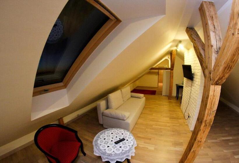 דירת פנטהאוז 1 חדרי שינה, Mazurski Dwór