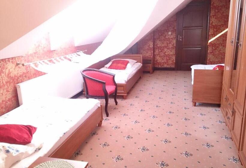 חדר סטנדרט לשלושה, Mazurski Dwór