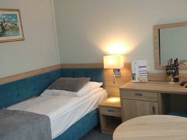 标准单人间, Nat świnoujście