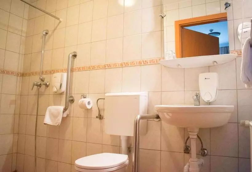 身障者適用スタンダードルーム, P4w Hotel Residence Szombathely