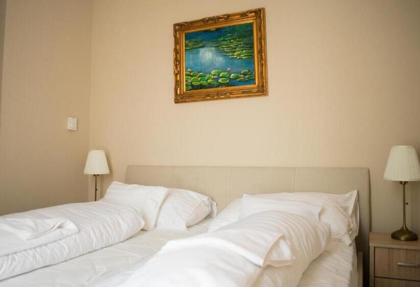 Люкс с Балконом, P4w Hotel Residence Szombathely