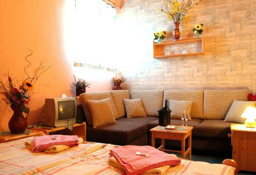 اتاق استاندارد سه نفره, Penzión Koliba U štefana