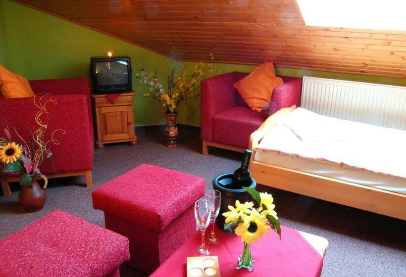 اتاق استاندارد سه نفره, Penzión Koliba U štefana