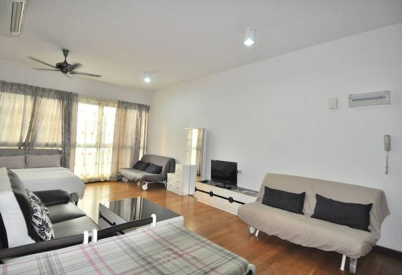 استودیو خانوادگی, Best Kl City View At Regalia Residence