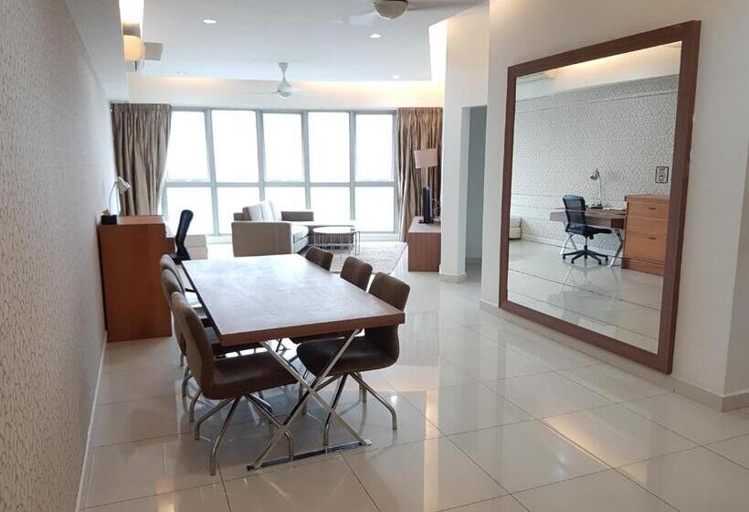 آپارتمان 2 خوابه, Best Kl City View At Regalia Residence