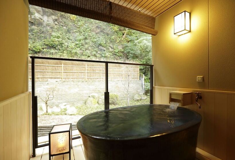 デラックストリプルルーム, Tsukino Yado Sara