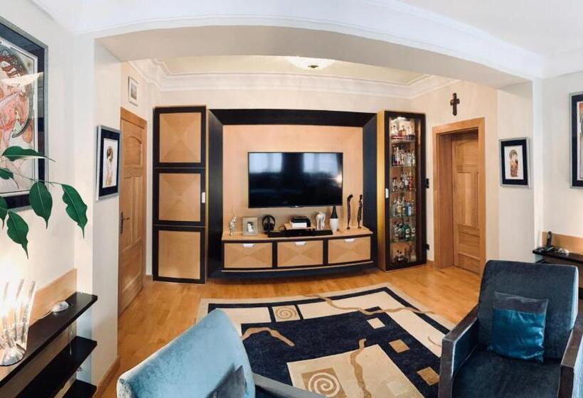 شقة دور أخير غرفة نوم واحدة, Villa Alina Medical Spa