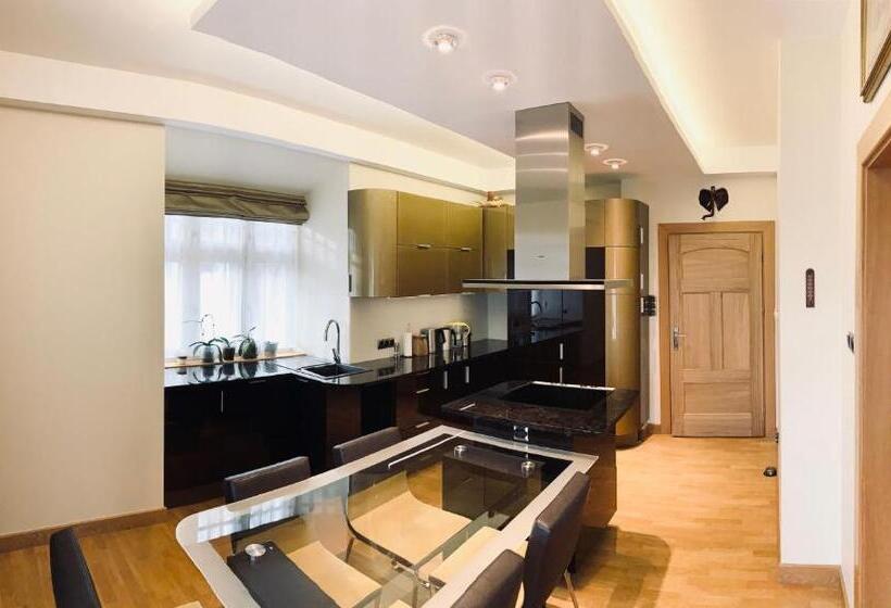 شقة دور أخير غرفة نوم واحدة, Villa Alina Medical Spa