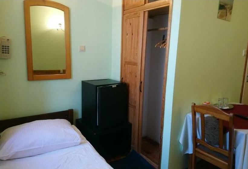 スタンダードトリプルルーム, Zajazd Ustronie