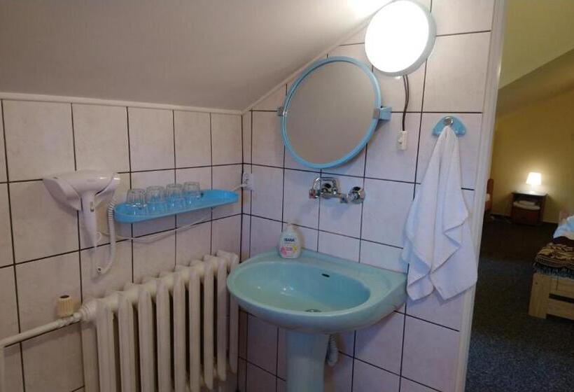 スタンダード４人部屋, Zajazd Ustronie