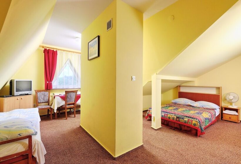 スタンダードトリプルルーム, Zajazd Ustronie