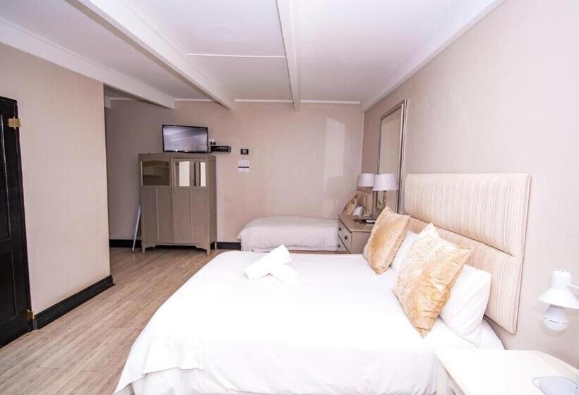 Семейный Номер, Hutten Heights Lodge By Ilawu