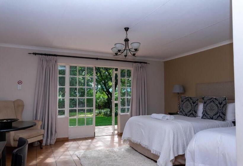 Семейный Номер, Hutten Heights Lodge By Ilawu