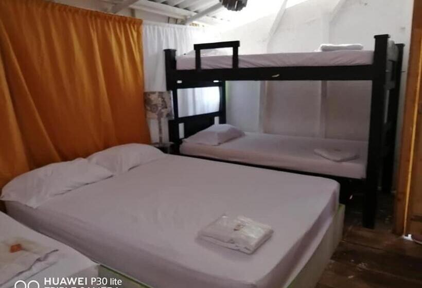 家庭间, Mandala Beach Club