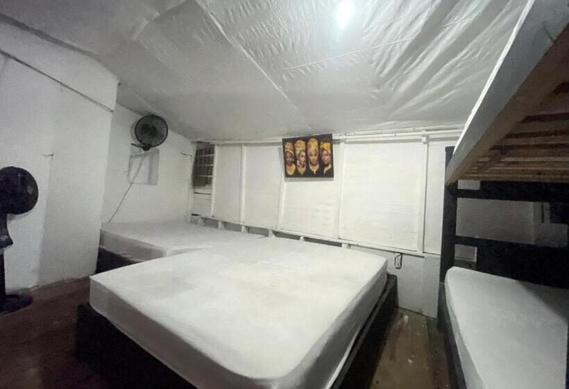 家庭间, Mandala Beach Club