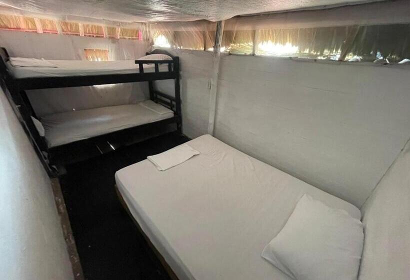 家庭间, Mandala Beach Club