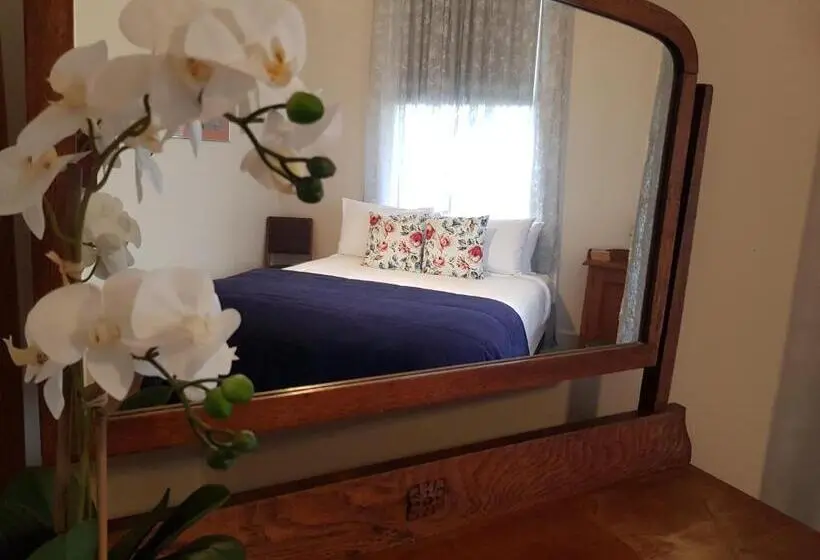 Standard-huone Puutarhanäkymä, Riverhead Villa
